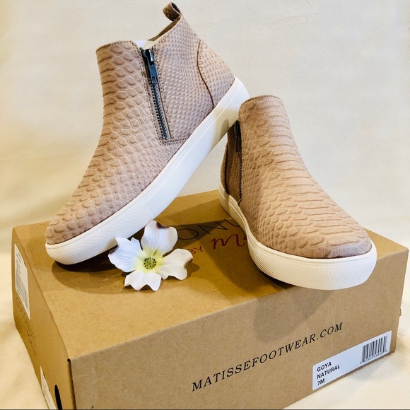 Coconuts by Matisse Shoes - NIB COCONUTS Goya Double Zip Sneaker in Natural, 7